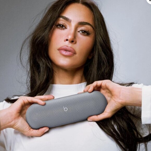 ***NEW*** Beats Pill - Kim Special Edition - Dark Gray MAX44LL/A USB-C Charger - Picture 1 of 5